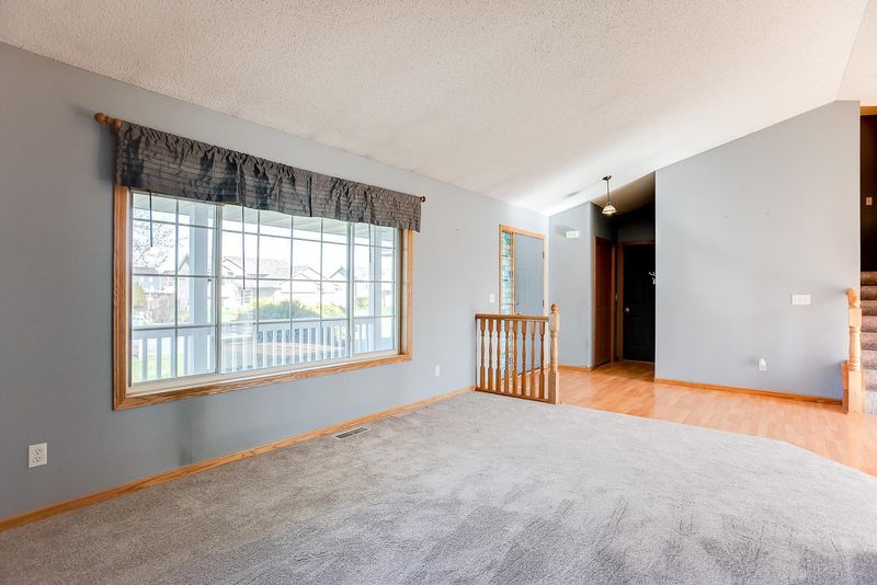5120 Kahl Ave NE, Albertville, MN 55301