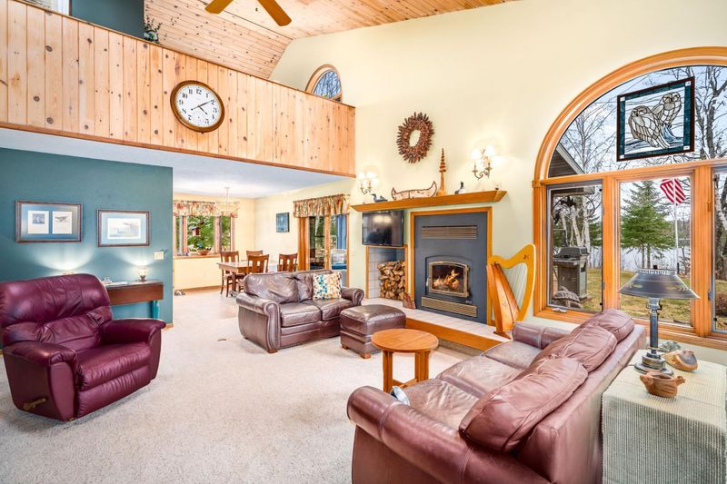 7511 Birch Ln, Duluth, MN 55803