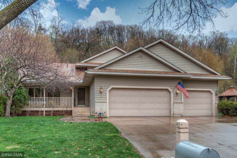 1475 Golf View Dr, River Falls, WI 54022