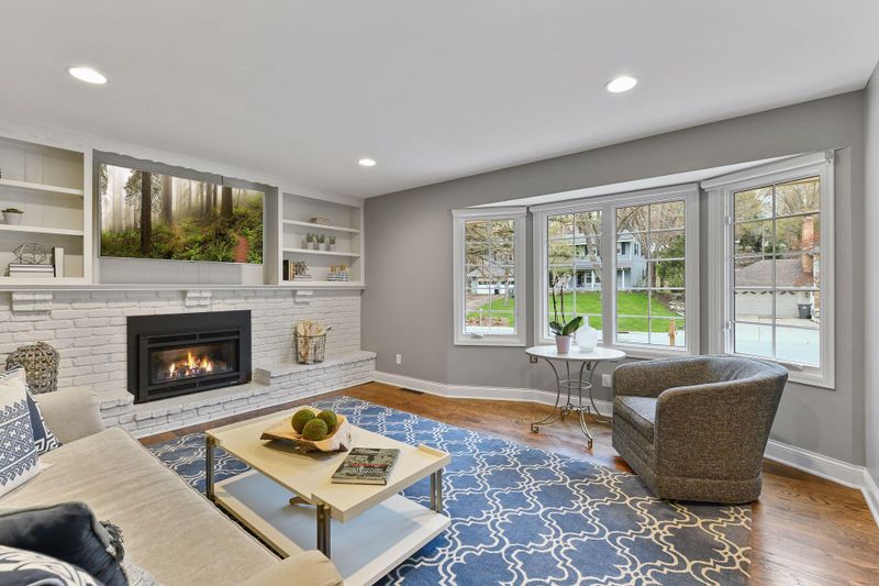 5917 Amy Dr, Edina, MN 55436