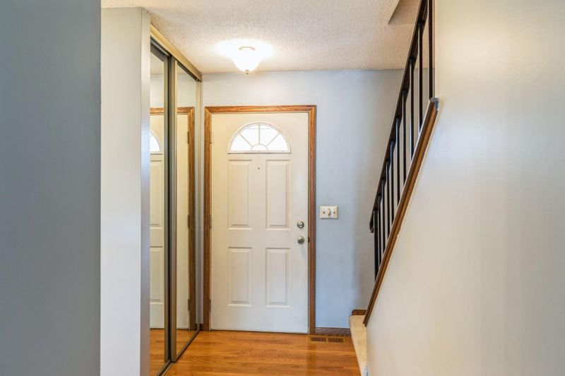 4354 Chatsworth St N, Shoreview, MN 55126