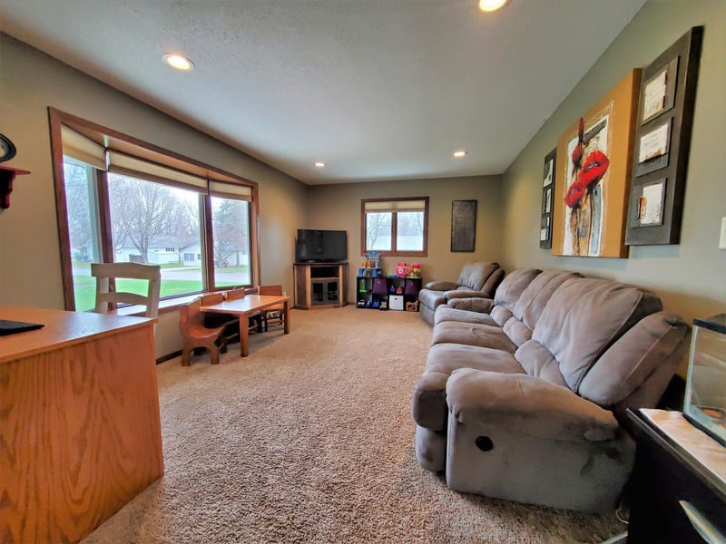 300 Freedom Ln, Danube, MN 56230