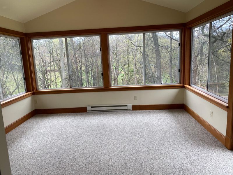 95 Oakwood Dr, Mankato, MN 56001