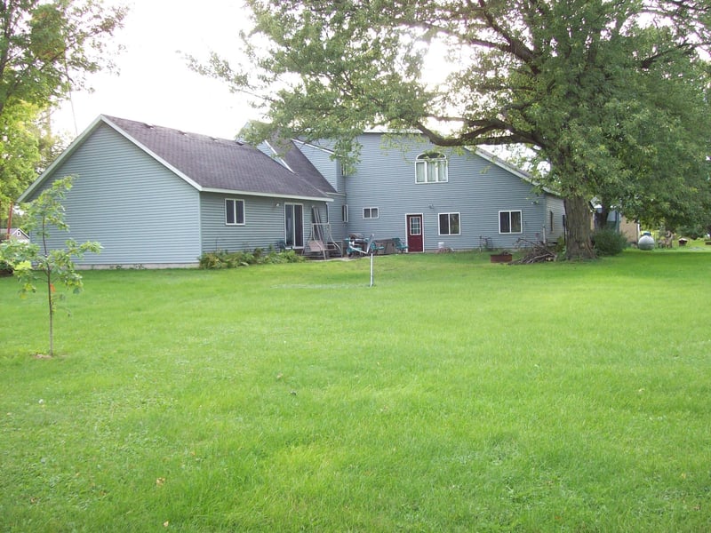 301 E Duroe St, Jeffers, MN 56145