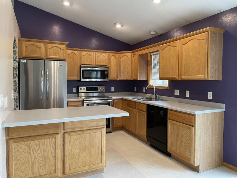 335 4th St SE, Medford, MN 55049