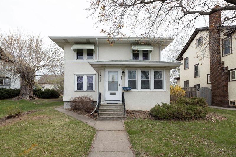 997 Como Blvd E, Saint Paul, MN 55103