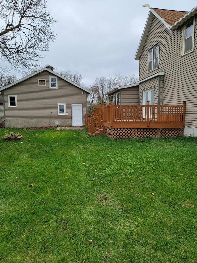 112 1st St SW, Granada, MN 56039