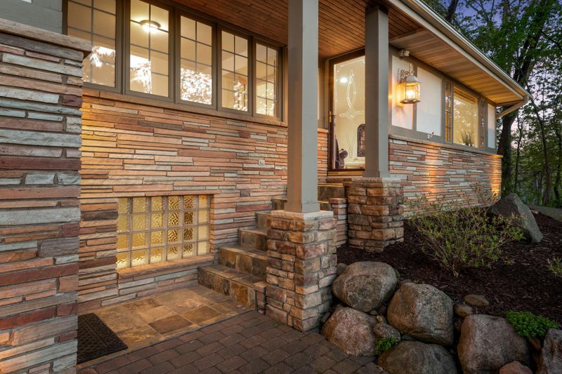 6829 Valley View Rd, Edina, MN 55439