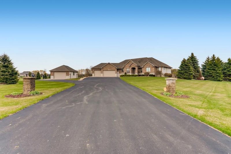 13360 Mardale Dr, Rogers, MN 55374