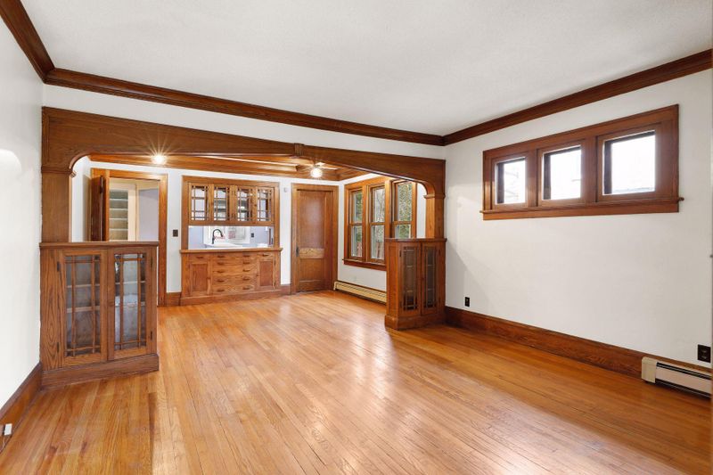673 Wheelock Pw E, Saint Paul, MN 55106