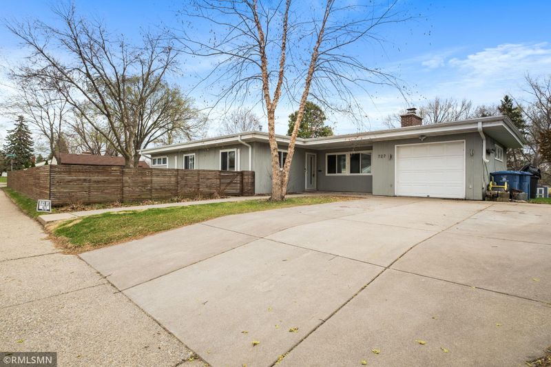 727 E 61st St, Minneapolis, MN 55417