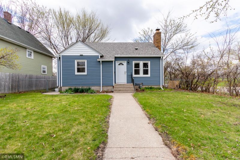 2827 Humboldt Ave N, Minneapolis, MN 55411