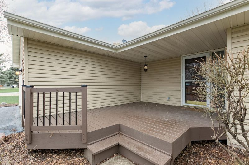 9864 Ives Ln N, Maple Grove, MN 55369