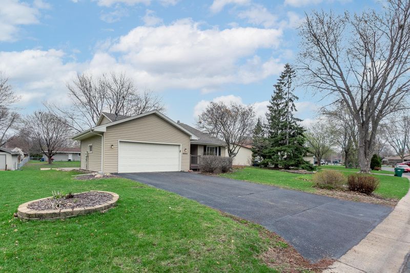 9864 Ives Ln N, Maple Grove, MN 55369