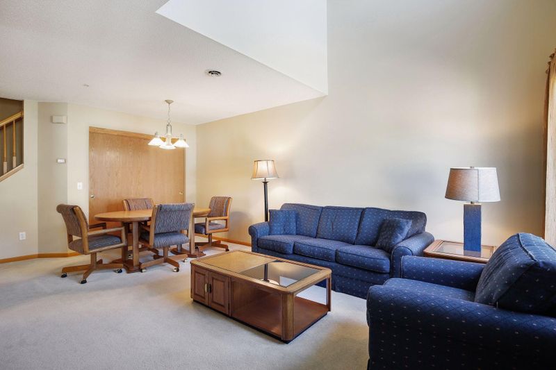 11214 Providence Ln, Eden Prairie, MN 55344