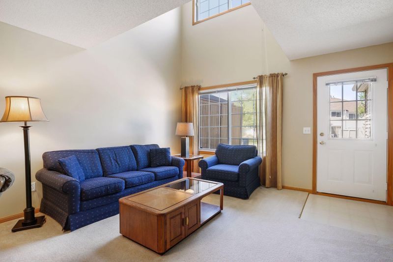 11214 Providence Ln, Eden Prairie, MN 55344