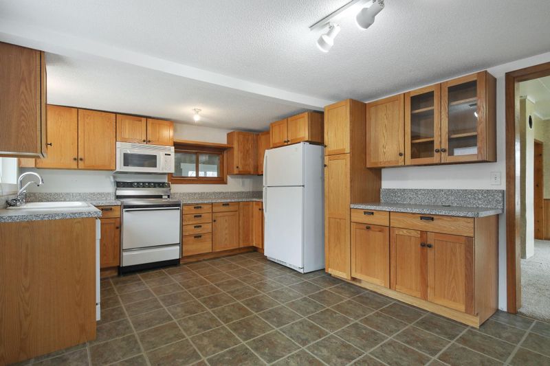 4130 N Benton Dr, Sauk Rapids, MN 56379