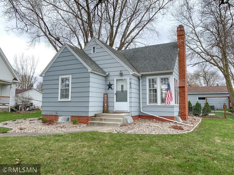 453 2nd St, Gaylord, MN 55334