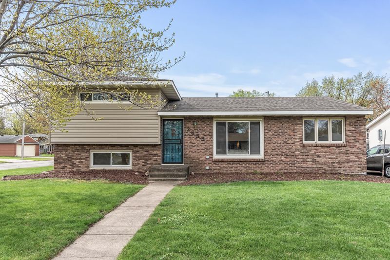 2633 3rd St N, North Saint Paul, MN 55109