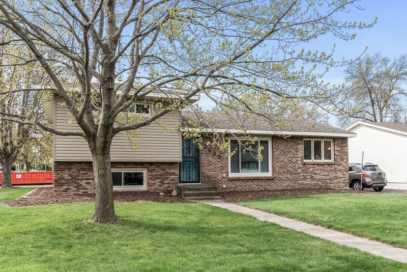 2633 3rd St N, North Saint Paul, MN 55109