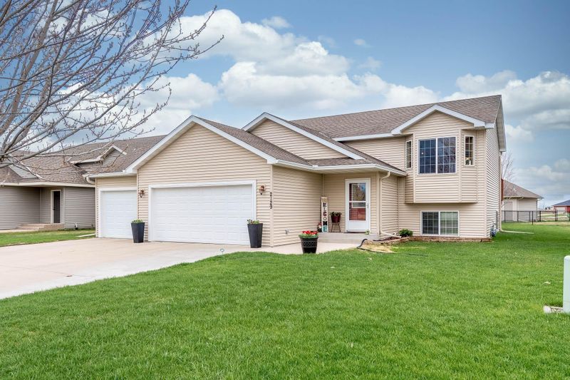 2129 Augusta Dr, Mankato, MN 56001