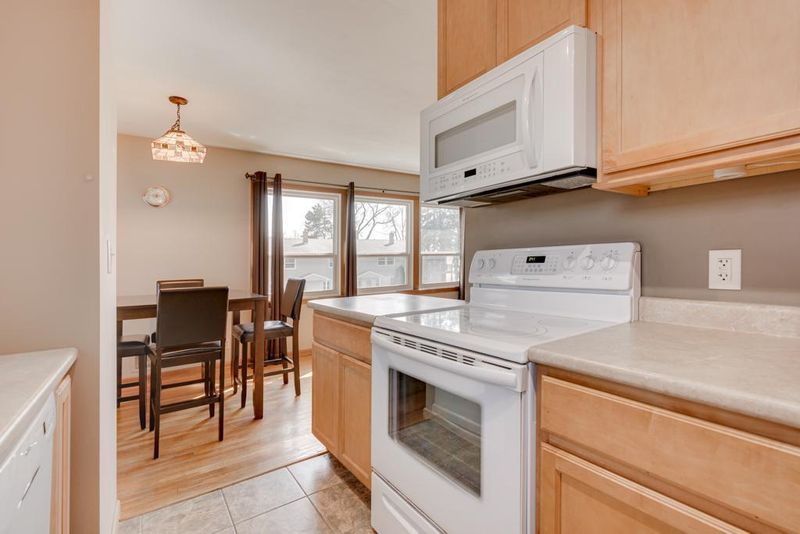 1347 Colonial Dr, Roseville, MN 55113
