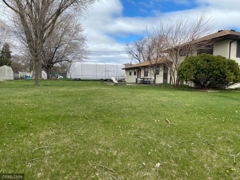 341 8th Ave SE, Osseo, MN 55369