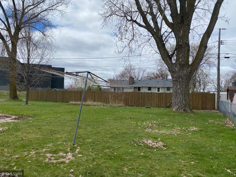 341 8th Ave SE, Osseo, MN 55369