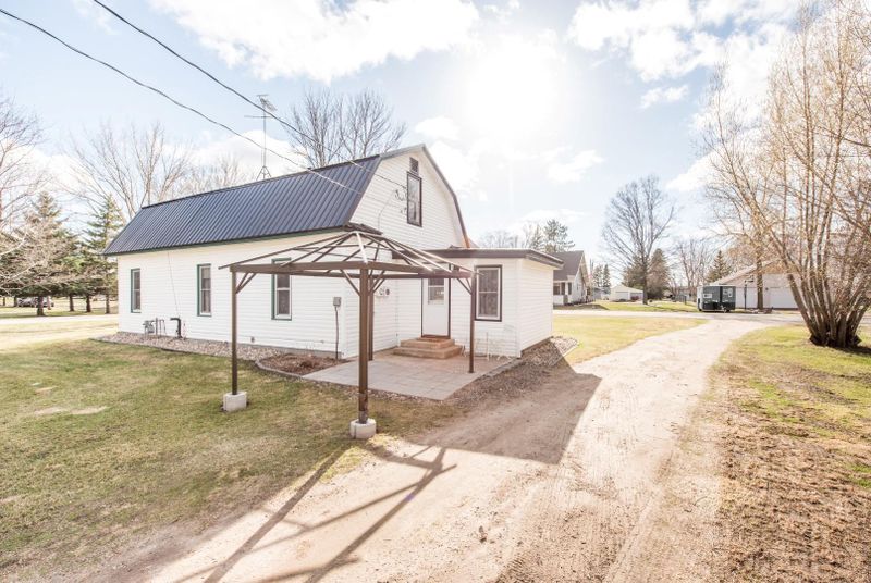 408 Victoria Ave, Carlos, MN 56319