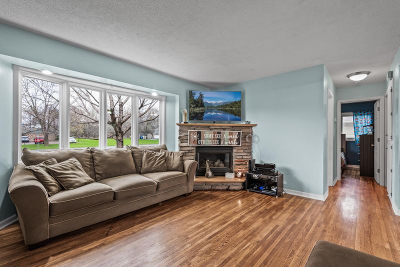 4358 Nicols Rd, Eagan, MN 55122