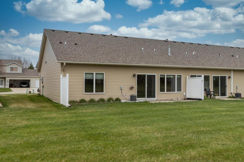 5118 Weatherstone Dr NW, Rochester, MN 55901