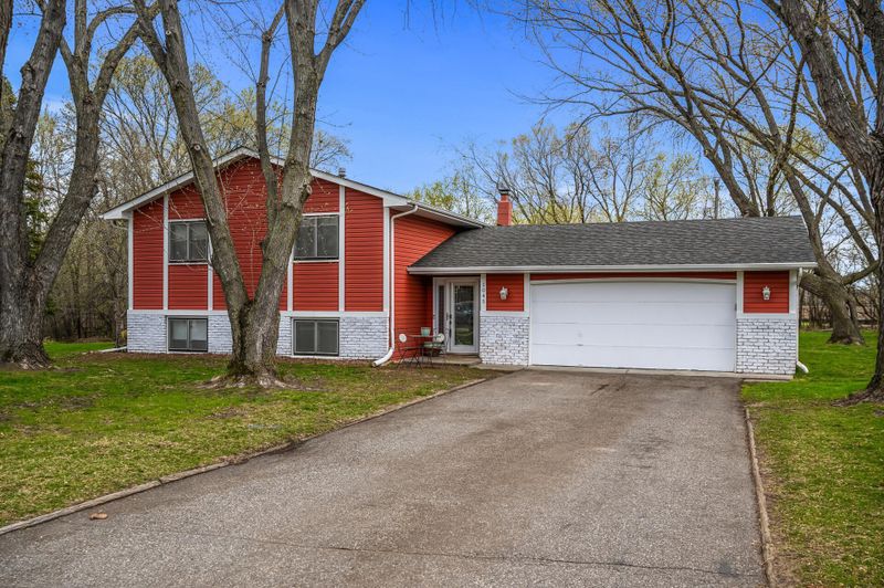 1045 Grant Cir N, Anoka, MN 55303