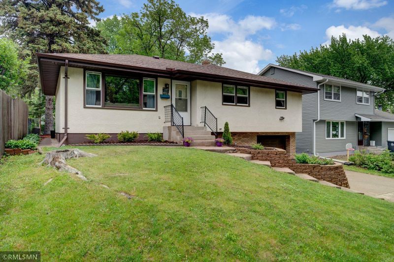 1735 Leone Ave, Saint Paul, MN 55106