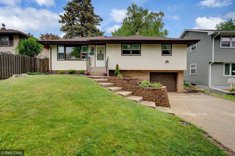 1735 Leone Ave, Saint Paul, MN 55106
