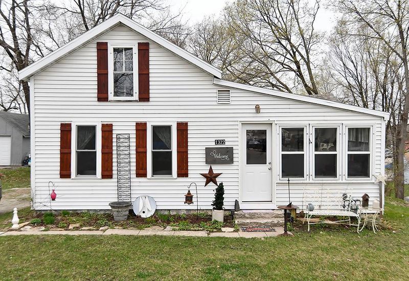 1322 1st Ave NW, Faribault, MN 55021
