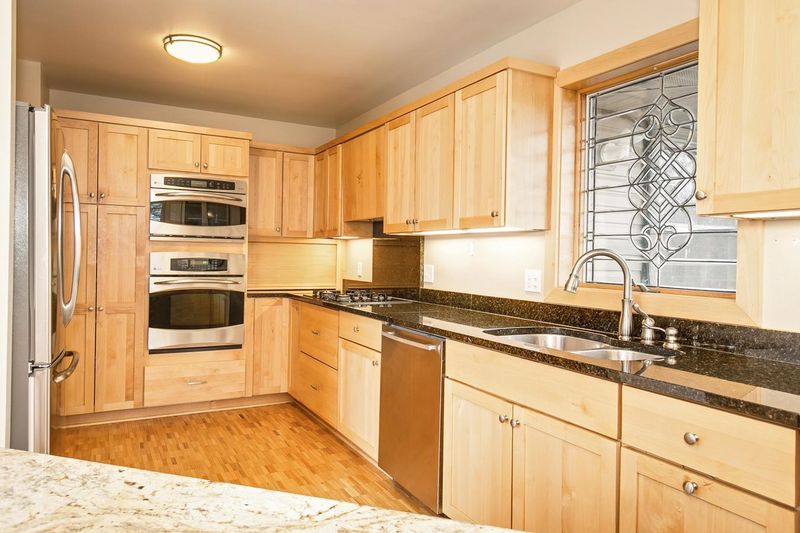 2721 W 91st St, Bloomington, MN 55431