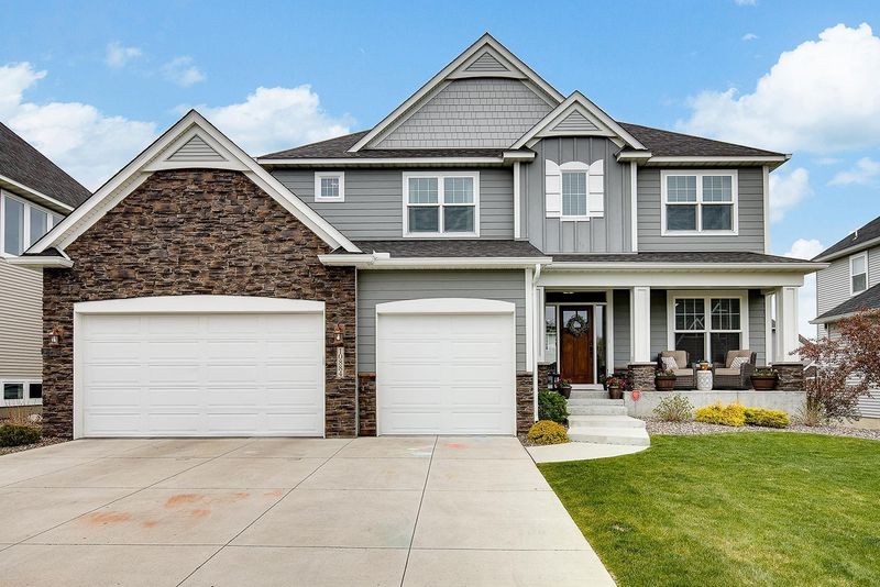 10884 Brookside Trl, Champlin, MN 55316