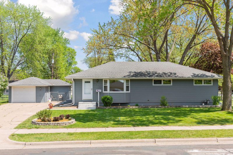 6500 Unity Ave N, Brooklyn Center, MN 55429