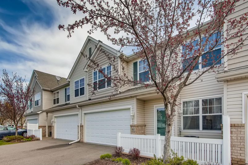 9052 Holly Ln N, Maple Grove, MN 55311