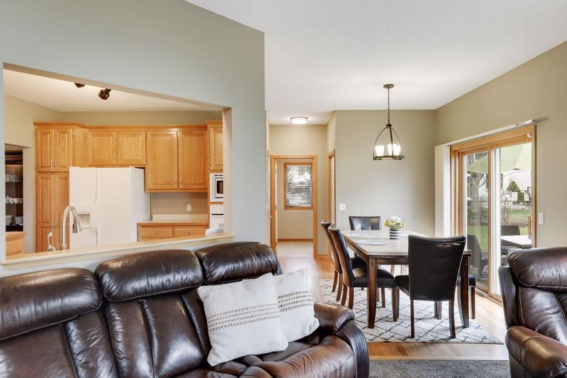 3581 Commonwealth Rd, Woodbury, MN 55125