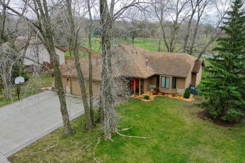 8770 135th St W, Apple Valley, MN 55124