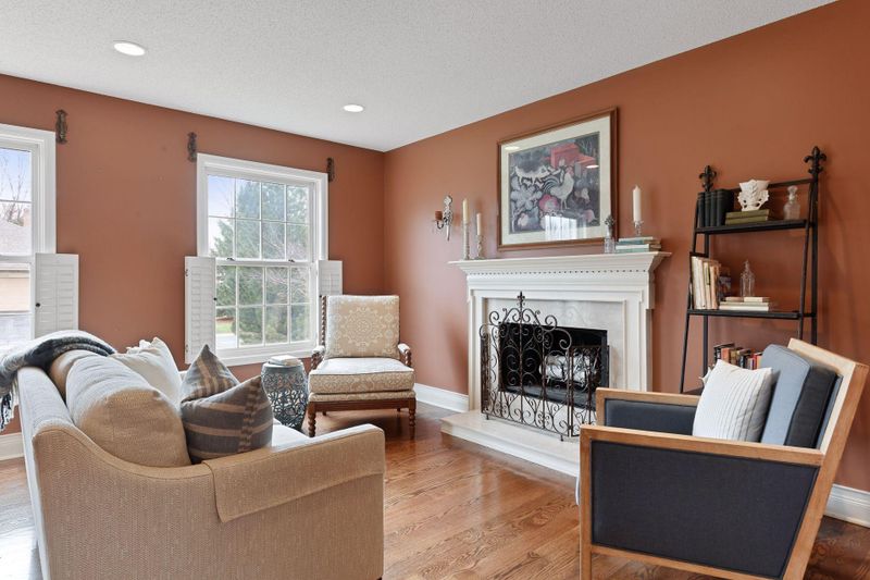 8437 Savannah Chace, Eden Prairie, MN 55347