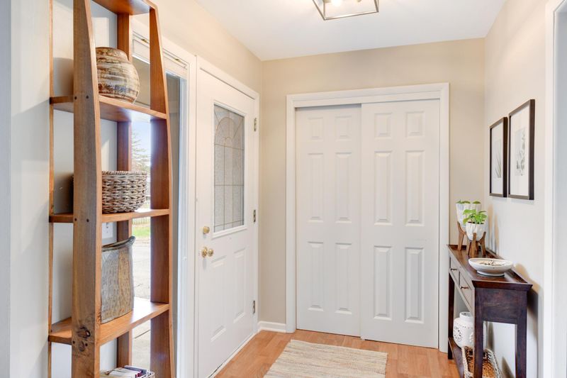 6812 Limerick Ln, Edina, MN 55439