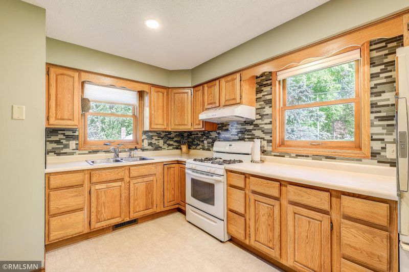 13545 Andrews Ave, Lindstrom, MN 55045
