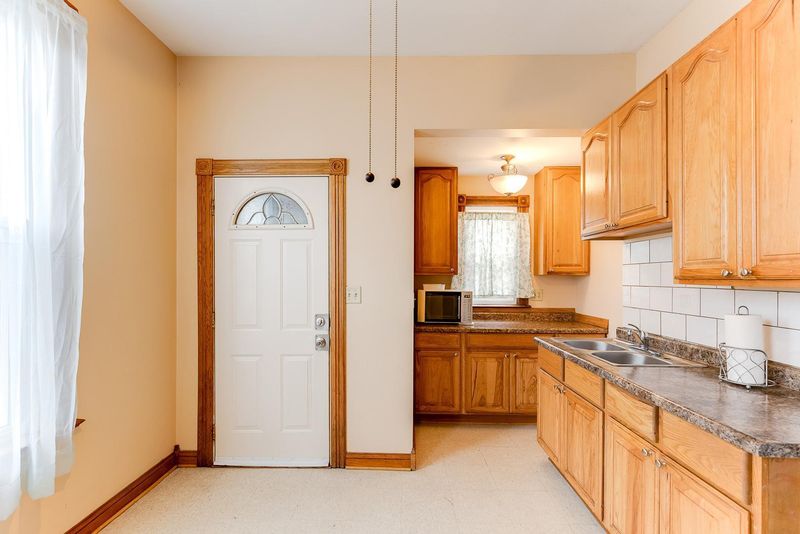 1114 Jackson St, Saint Paul, MN 55117