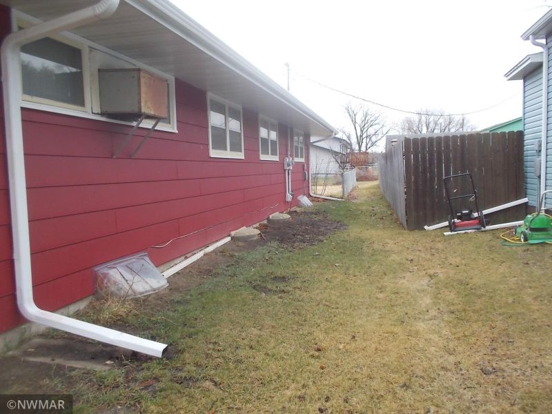 88 2nd St NE, Blackduck, MN 56630
