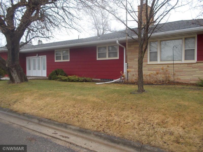 88 2nd St NE, Blackduck, MN 56630