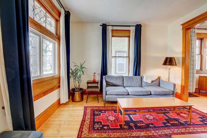 820 James Ave, Saint Paul, MN 55102