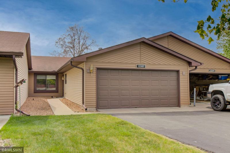 13387 Hughes Ct, Apple Valley, MN 55124