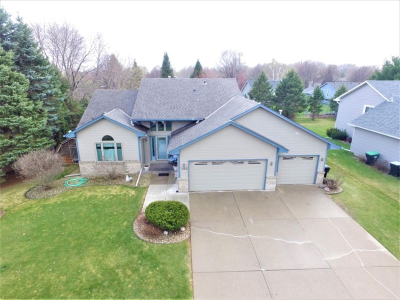 192 Ulmer Dr, Lino Lakes, MN 55014